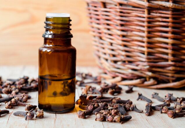 Vodiči za aromaterapiju favoriziraju ulje pupoljaka klinčića